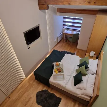 109 Lux - Vucko Private Host 4*